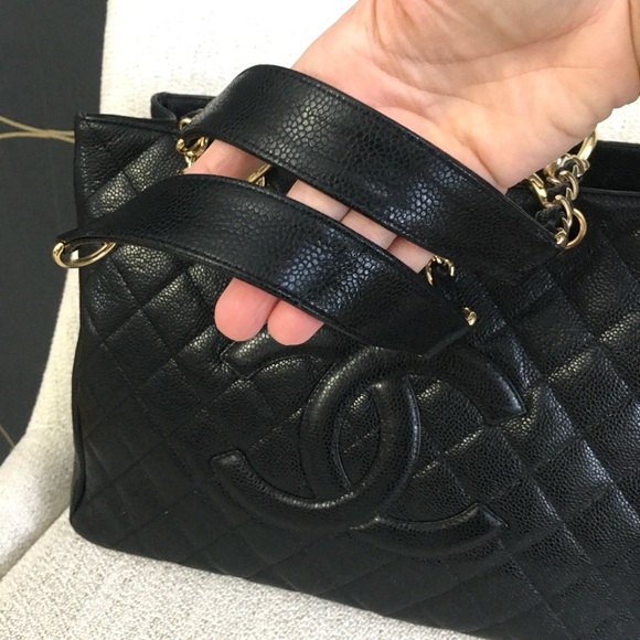 CHANEL Caviar Quilted Grand Shopping Tote GST bag - Picture 10 of 15